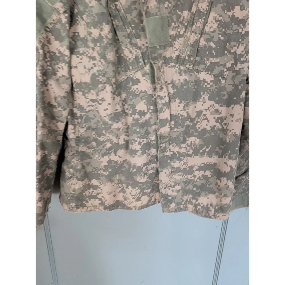 US Army ACU Coa Digital Camo Small Regular 67 To 71 In Chest 33 To 37. Sgt Patch